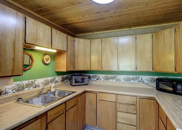 Rustic With Enormous Backyard And Marvelous Mountain Views In Buffalo, Wyoming *