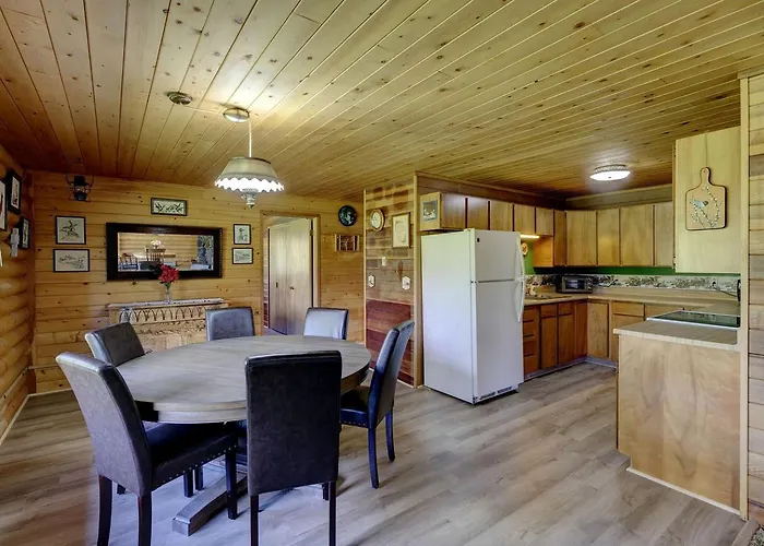 Rustic With Enormous Backyard And Marvelous Mountain Views In Buffalo, Wyoming * Buffalo