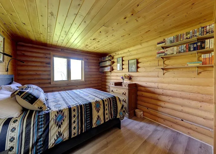 Rustic With Enormous Backyard And Marvelous Mountain Views In Buffalo, Wyoming Buffalo