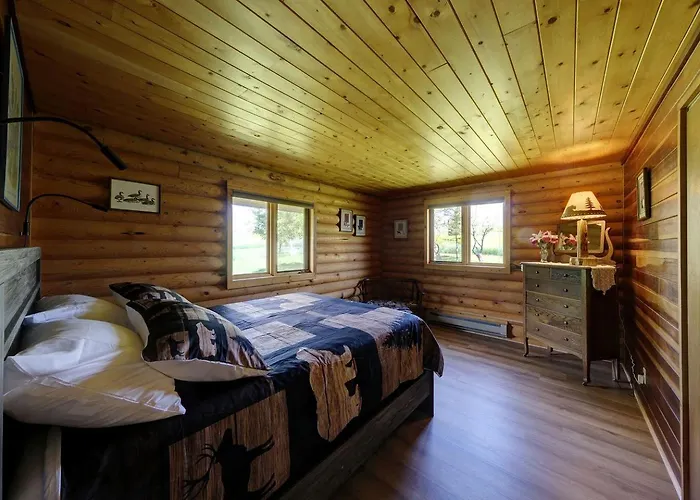 Rustic With Enormous Backyard And Marvelous Mountain Views In Buffalo, Wyoming *