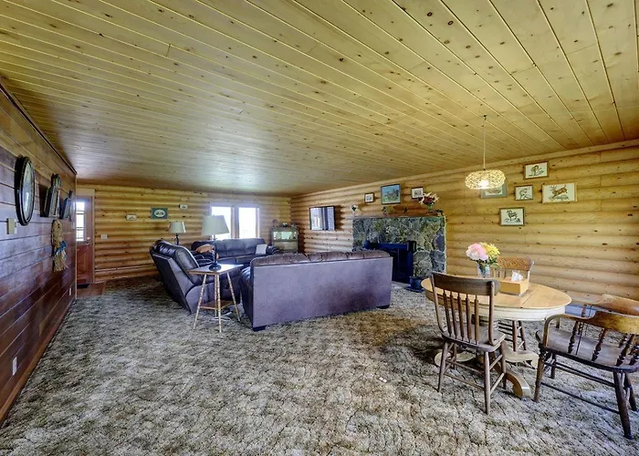 Rustic With Enormous Backyard And Marvelous Mountain Views In Buffalo, Wyoming