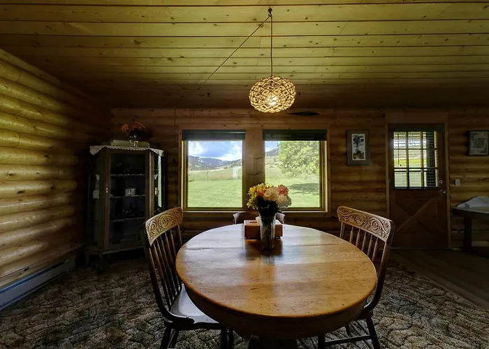 Rustic With Enormous Backyard And Marvelous Mountain Views In Buffalo, Wyoming Buffalo