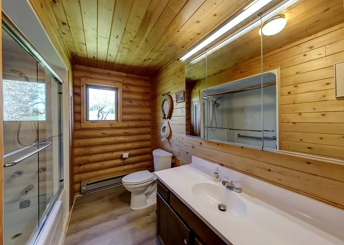 Rustic With Enormous Backyard And Marvelous Mountain Views In Buffalo, Wyoming Holiday home Buffalo