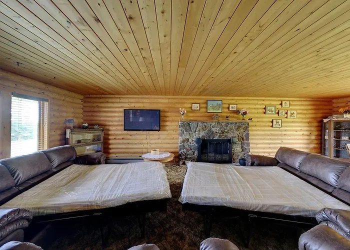 Rustic With Enormous Backyard And Marvelous Mountain Views In Buffalo, Wyoming *