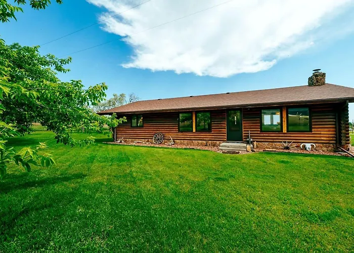 Rustic With Enormous Backyard And Marvelous Mountain Views In Buffalo, Wyoming *