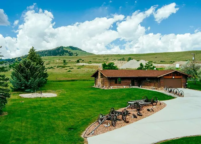 Rustic With Enormous Backyard And Marvelous Mountain Views In Buffalo, Wyoming Holiday home *